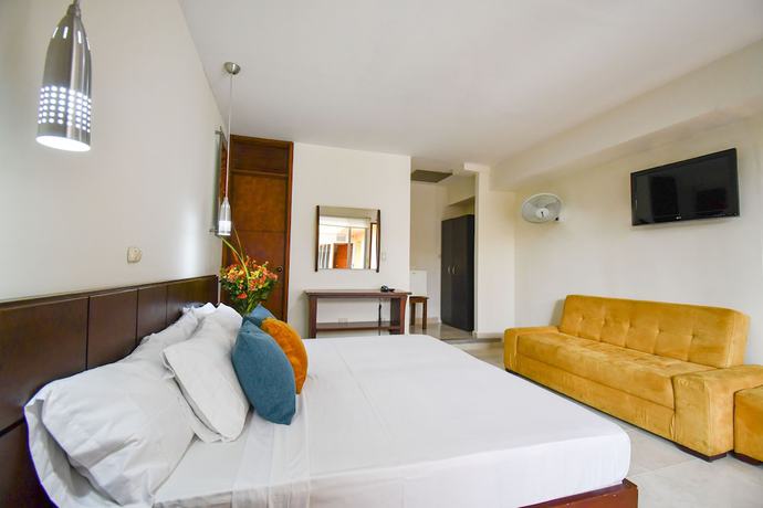 Imagen de la habitación del Hotel Monarca. Foto 16