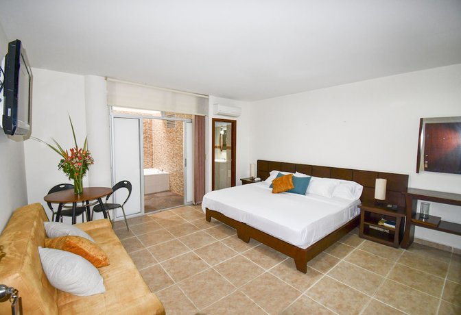 Imagen de la habitación del Hotel Monarca. Foto 17