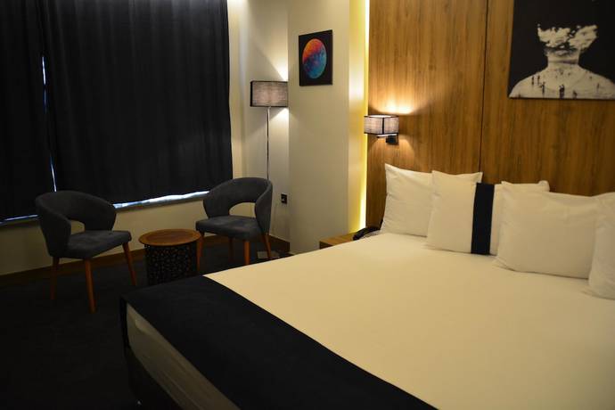 Imagen de la habitación del Hotel Monarch Amman. Foto 15