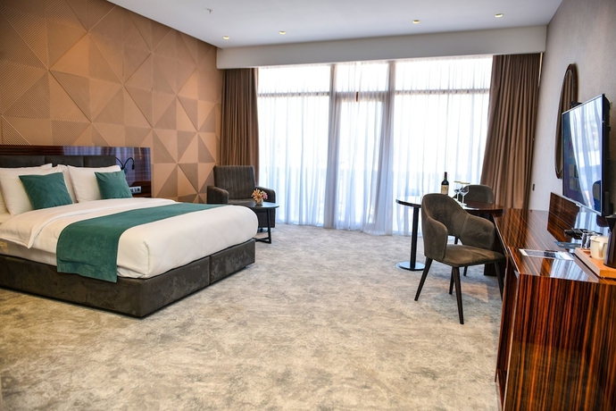 Imagen de la habitación del Hotel Monarch, Batumi. Foto 3