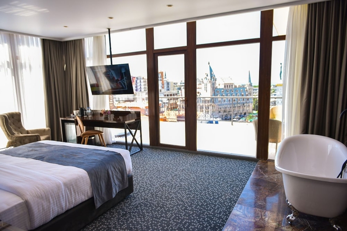 Imagen de la habitación del Hotel Monarch, Batumi. Foto 4