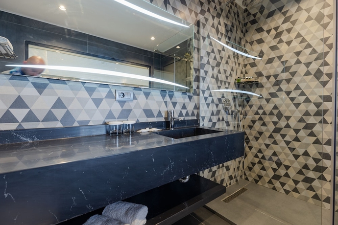 Imagen de la habitación del Hotel Monarch, Batumi. Foto 6