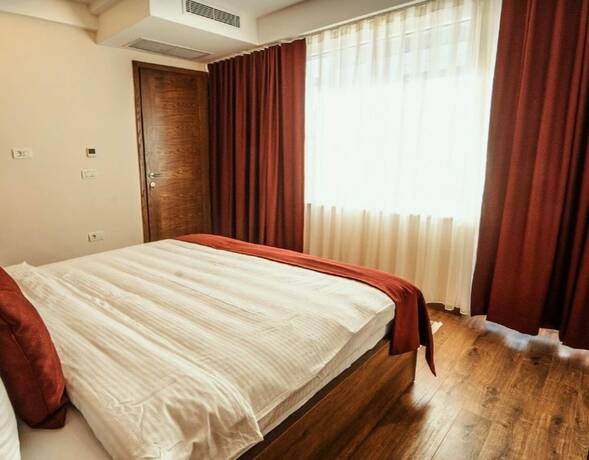 Imagen general del Hotel Monarch, Prizren. Foto 3