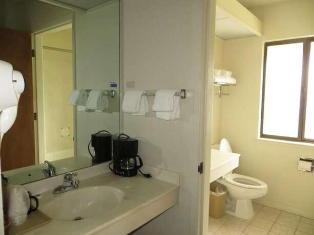 Imagen de la habitación del Hotel Monarch Resort. Foto 13