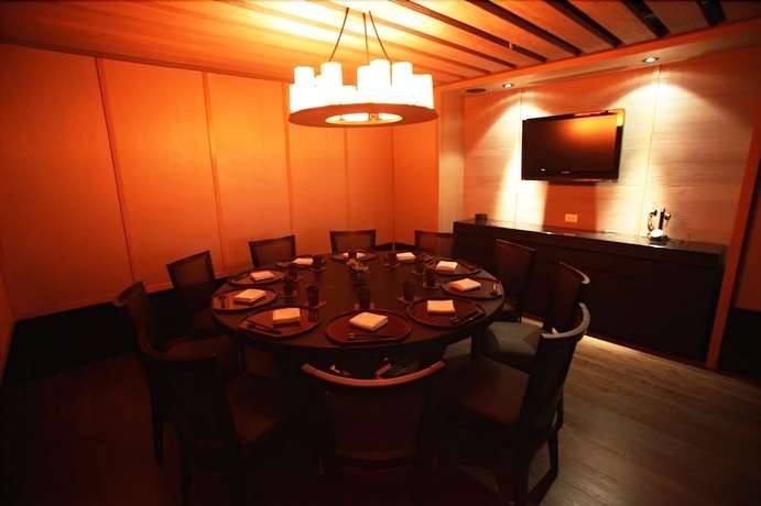 Imagen del bar/restaurante del Hotel Monarch Skyline Hotel. Foto 5