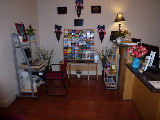 Imagen de los interiores del Hotel Monarch Valley Inn Marina at Monterey Bay. Foto 10