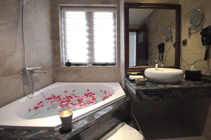 Imagen de la habitación del Hotel Monarque. Foto 13