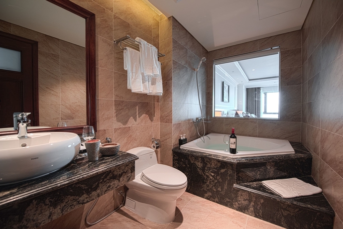 Imagen de la habitación del Hotel Monarque. Foto 14