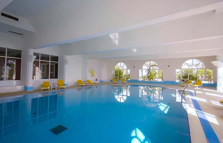 Imagen de la piscina del Hotel Monarque Fatimi Mahdia. Foto 15