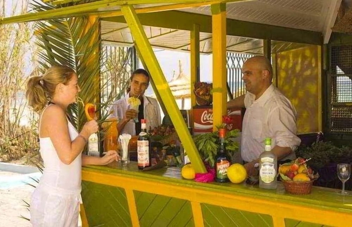 Imagen del bar/restaurante del Hotel Monarque Fatimi Mahdia. Foto 10