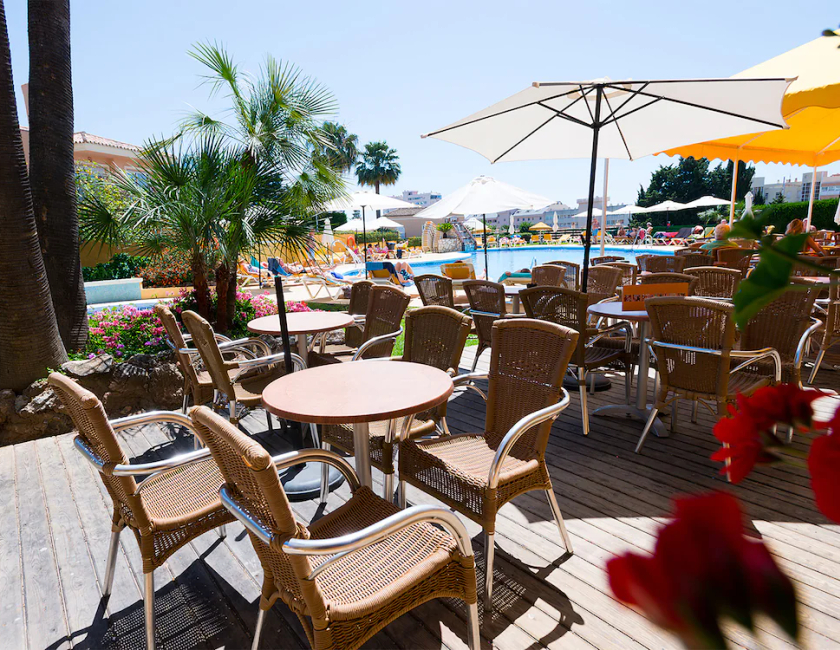 Imagen del bar/restaurante del Hotel Monarque Torreblanca. Foto 4
