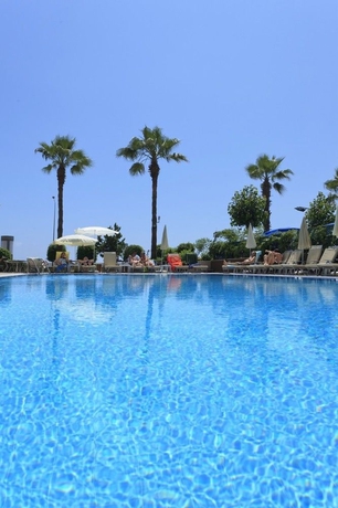 Imagen de la piscina del Hotel Monart City - All Inclusive. Foto 4