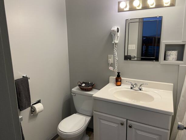 Imagen general del Hotel Monashee Lodge, Revelstoke. Foto 8