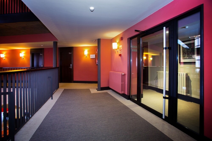 Imagen de la habitación del Hotel Monasterio Benedictino. Foto 15