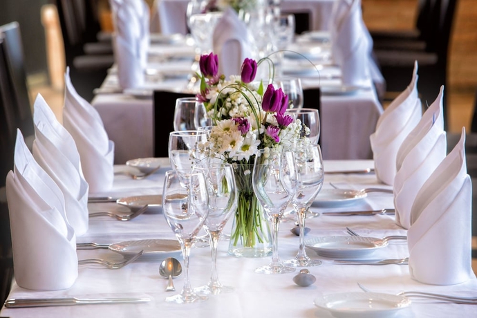 Imagen del bar/restaurante del Hotel Monasterio Benedictino. Foto 4