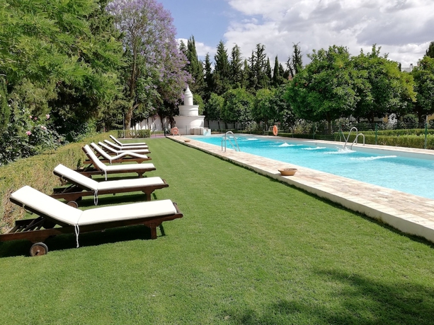Imagen de la piscina del Hotel Monasterio De San Francisco. Foto 18
