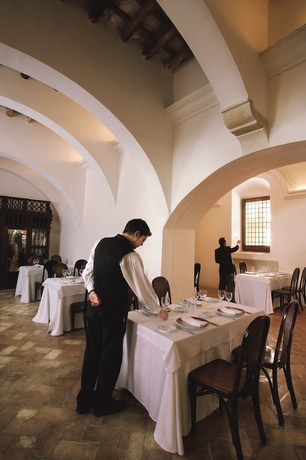 Imagen del bar/restaurante del Hotel Monasterio De San Francisco. Foto 2