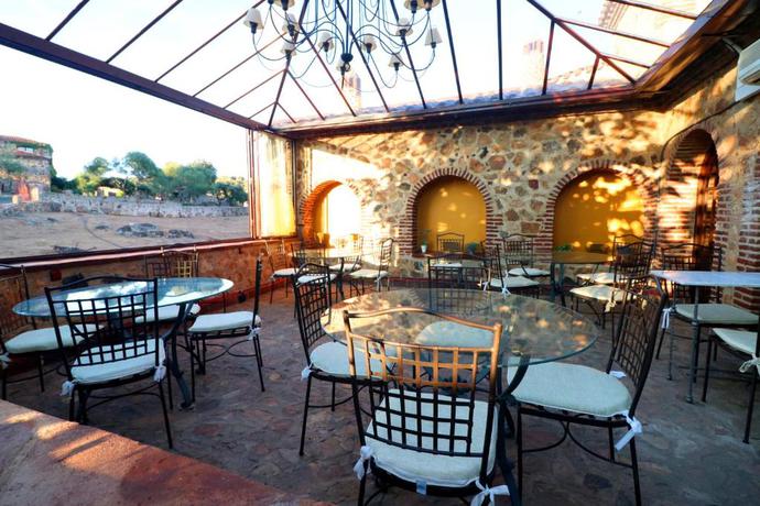 Imagen general del Hotel Monasterio Rocamador. Foto 16