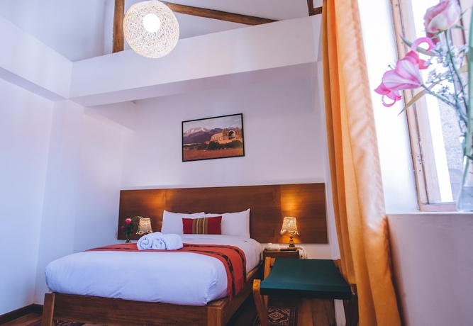 Imagen de la habitación del Hotel Monasterio San Pedro. Foto 5