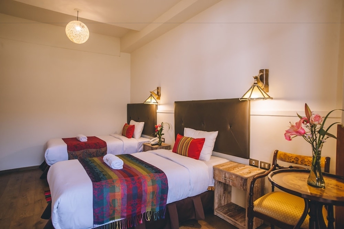 Imagen de la habitación del Hotel Monasterio San Pedro. Foto 6