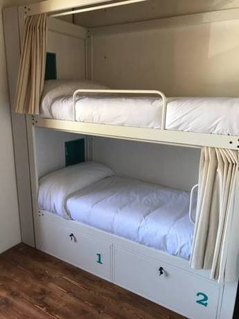 Imagen de la habitación del Hotel Monasterio y Pensión de Moraime. Foto 2