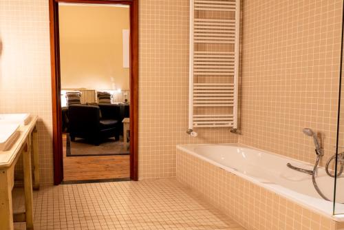 Imagen de la habitación del Hotel Monasterium Poortackere. Foto 8