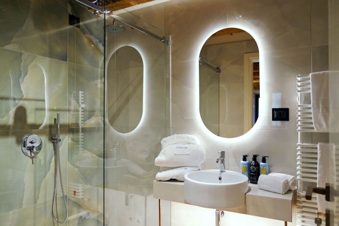 Imagen de la habitación del Hotel Monastero Sant Alberico Relais. Foto 8