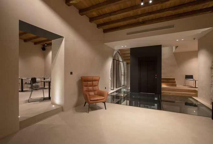 Imagen de los interiores del Hotel Monastery Estate Venetian Harbor. Foto 19