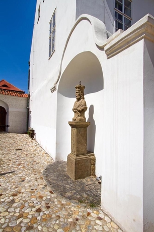 Imagen de los exteriores del Hotel Monastery. Foto 9