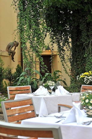 Imagen del bar/restaurante del Hotel Monastery Garden Prague. Foto 3