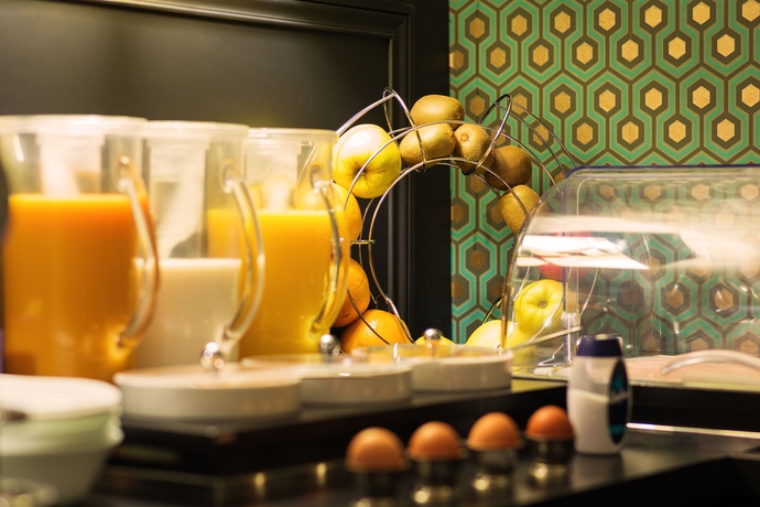 Imagen del bar/restaurante del Hotel Monceau Elysées. Foto 5