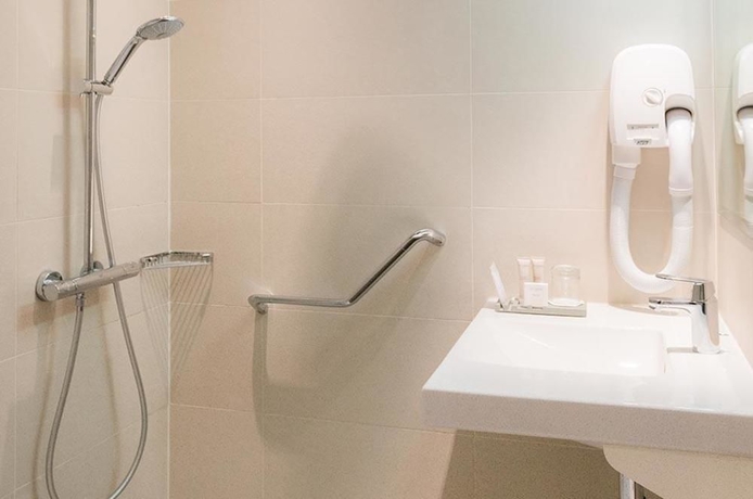 Imagen de la habitación del Hotel Monceau Wagram. Foto 10