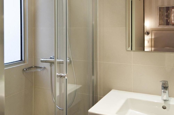 Imagen de la habitación del Hotel Monceau Wagram. Foto 11