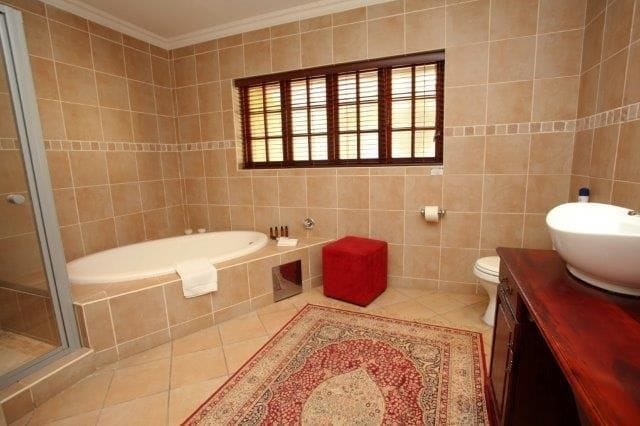 Imagen de la habitación del Hotel Monchique Guest House. Foto 10