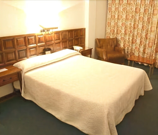 Imagen de la habitación del Hotel Monclús. Foto 4