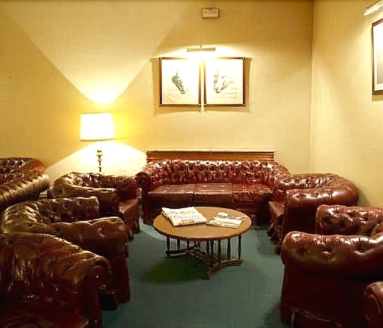 Imagen de los interiores del Hotel Monclús. Foto 8