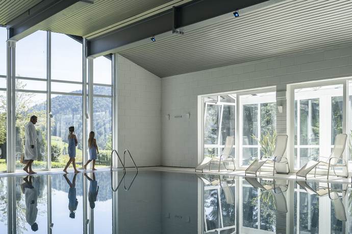 Imagen de la piscina del Hotel Mondi Resort Oberstaufen. Foto 19