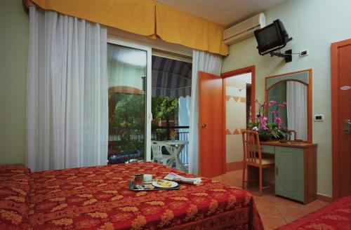 Imagen general del Hotel Mondial, Cervia. Foto 1