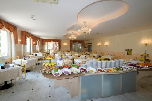 Imagen general del Hotel Mondial, Cervia. Foto 8