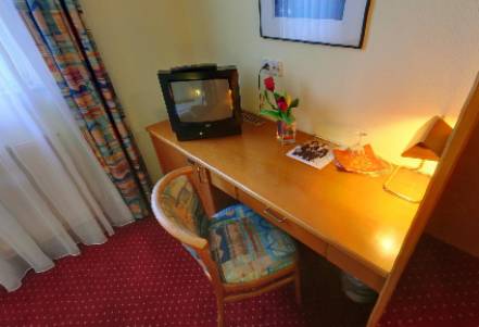 Imagen de la habitación del Hotel Mondial, Dusseldorf. Foto 5