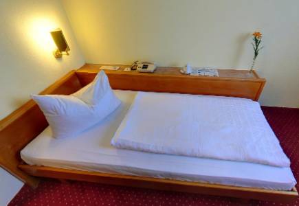 Imagen de la habitación del Hotel Mondial, Dusseldorf. Foto 6