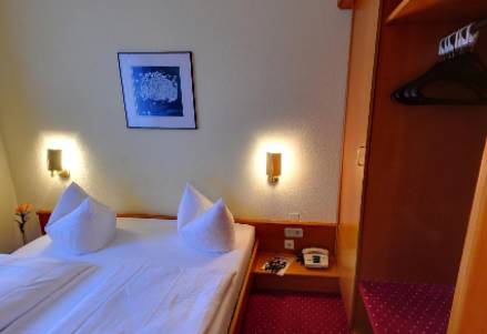 Imagen de la habitación del Hotel Mondial, Dusseldorf. Foto 13