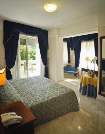 Imagen de la habitación del Hotel Mondial Park. Foto 8