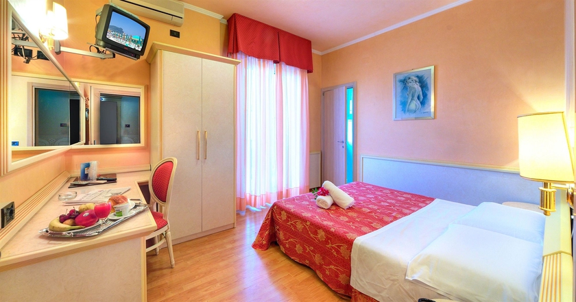 Imagen de la habitación del Hotel Mondial, Porto Recanati. Foto 6