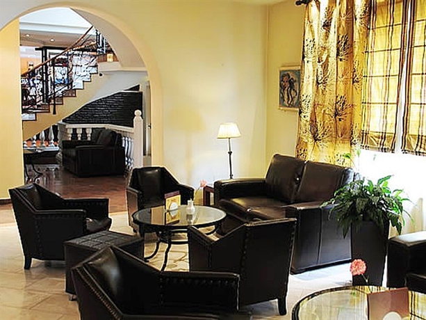 Imagen general del Hotel Mondial, Tirana. Foto 4