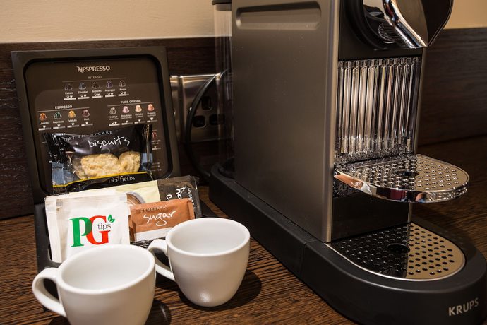 Imagen de la habitación del Hotel Mondo Hotel. Foto 13