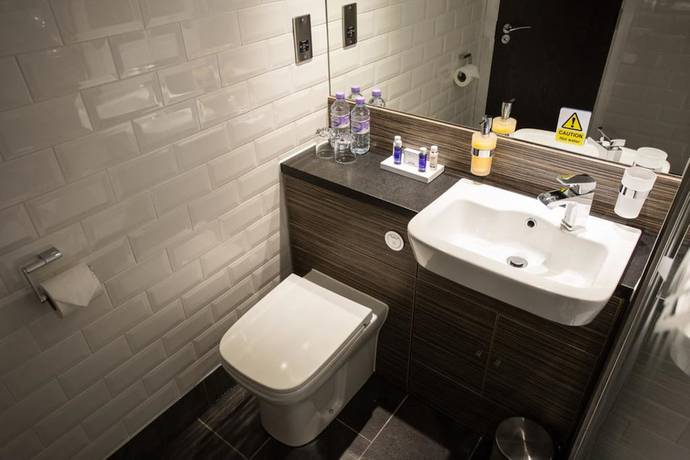 Imagen de la habitación del Hotel Mondo Hotel. Foto 16