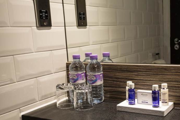 Imagen de la habitación del Hotel Mondo Hotel. Foto 18