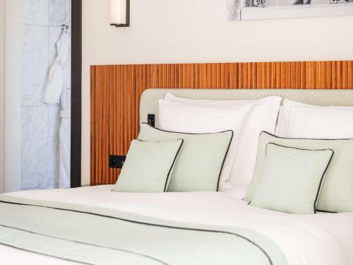 Imagen de la habitación del Hotel Mondrian Cannes. Foto 8