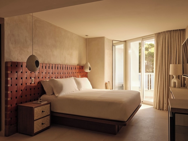 Imagen de la habitación del Hotel Mondrian Ibiza. Foto 4